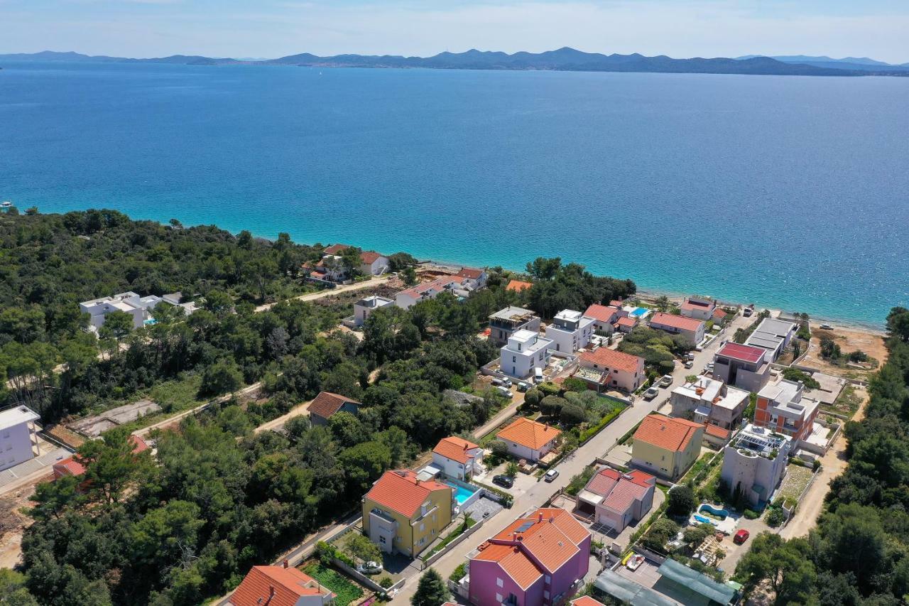 Villa Pino With Pool, Sauna & Jacuzzi 佩特坎内 外观 照片